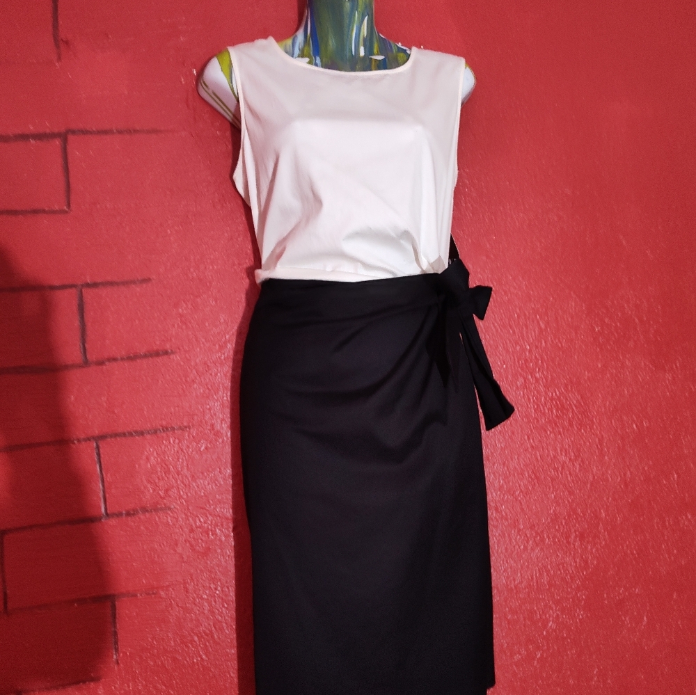 Ladies NY & co black and white dress size 8